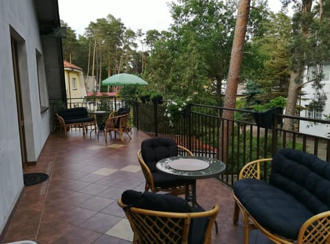 Balcony/Terrace, Seating area, Internal: Not applicable to any particular room