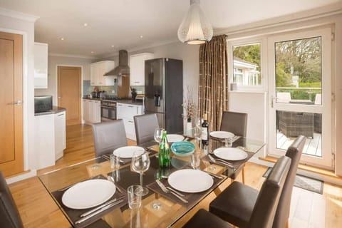 Dining area, Mountain view, River view, Sea view