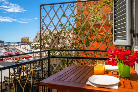 Balcony/Terrace, City view, Sea view