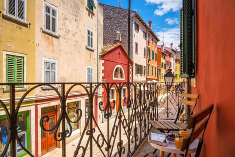 Balcony/Terrace, City view, Street view