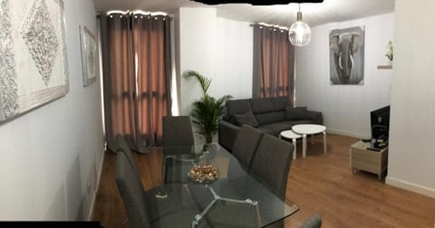 En el centro de teatinos Apartment in Malaga