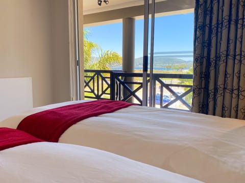 View (from property/room), Bedroom, Lake view, Mountain view, Sea view