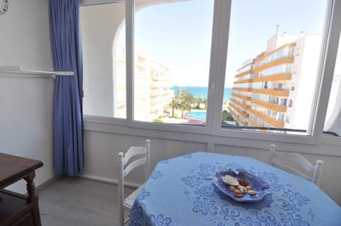 View (from property/room), Balcony/Terrace, Dining area, Sea view
