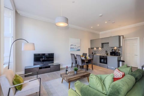 Dragon Suites - Edinburgh City Centre 2 Bed Apartment Apartment in Edinburgh