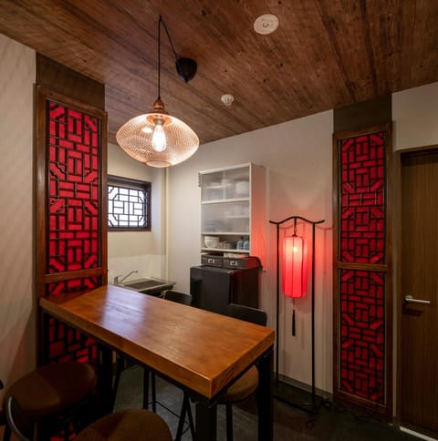 Kitchen or kitchenette, Decorative detail, Dining area