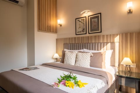 Bed, Photo of the whole room, Bedroom, air conditioner
