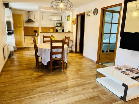House with nice garden, downtown by walk Apartment in Provence-Alpes-Côte d'Azur