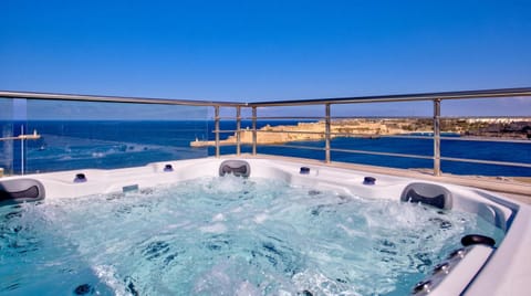 Hot Tub, Hot Tub