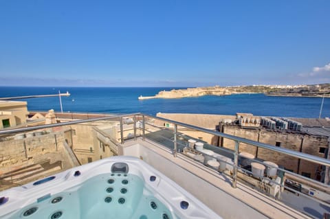 Day, Hot Tub, View (from property/room), Balcony/Terrace