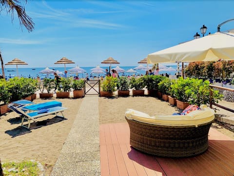 Patio, Beach
