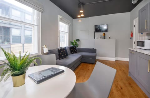 Living room, Dining area, kitchen