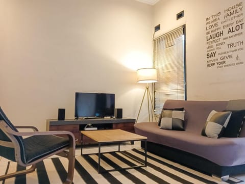 Communal lounge/ TV room, Karaoke, Karaoke, Living room