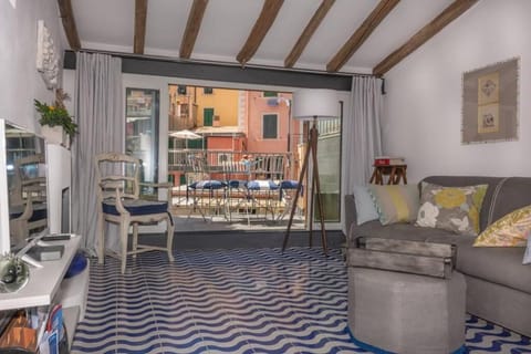 Ossi di Seppia House in Riomaggiore