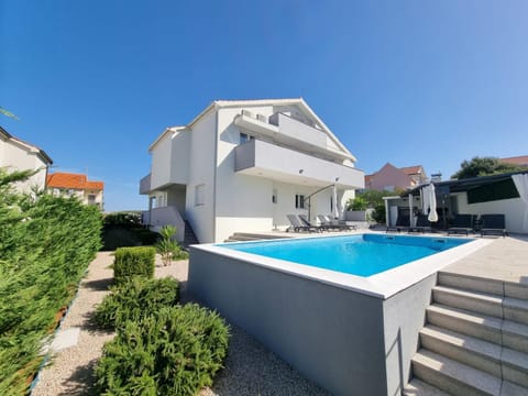 Day, Pool view, Swimming pool, sunbed
