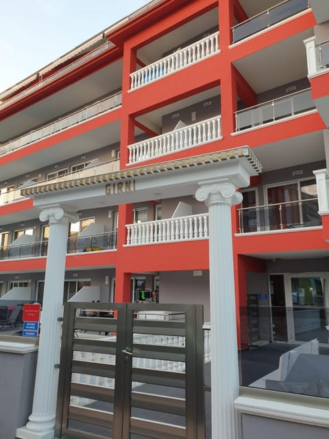 Property building, Facade/entrance