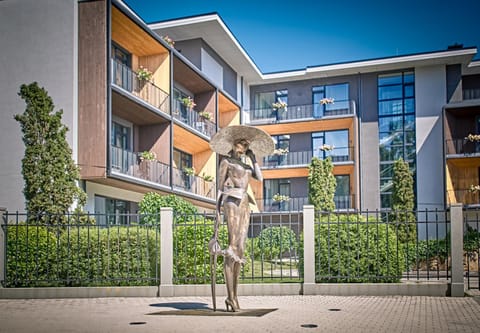 Property building, Facade/entrance