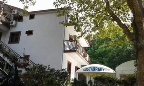 Pansion Mimoza Bed and Breakfast in Kotor Municipality
