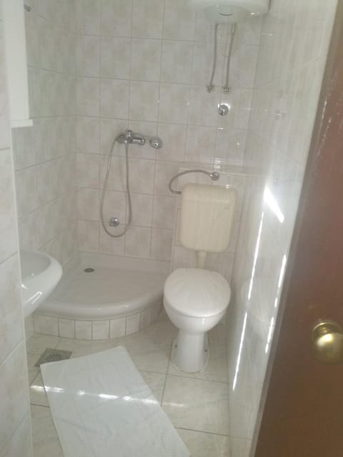 Pansion Mimoza Bed and Breakfast in Kotor Municipality