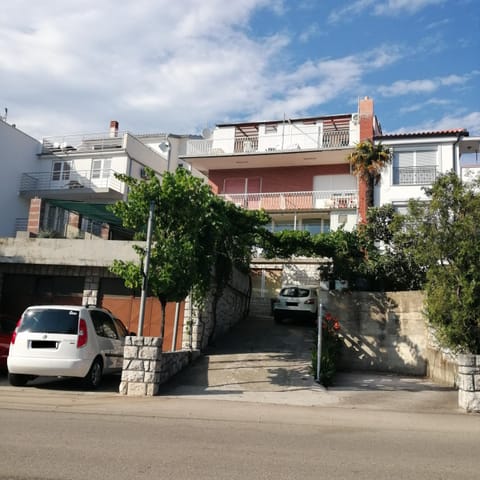 Property building, Parking