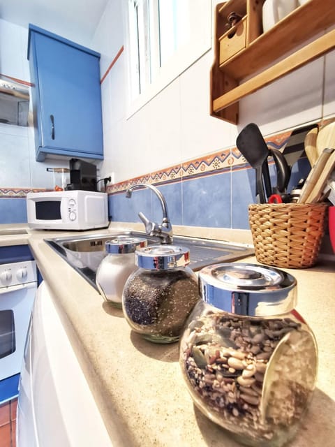 Kitchen or kitchenette, Food and drinks, minibar, pet friendly, stove, toaster