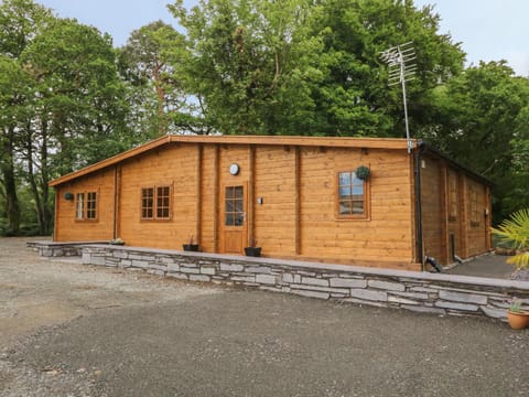 Bryn Derwen Lodge House in Wales