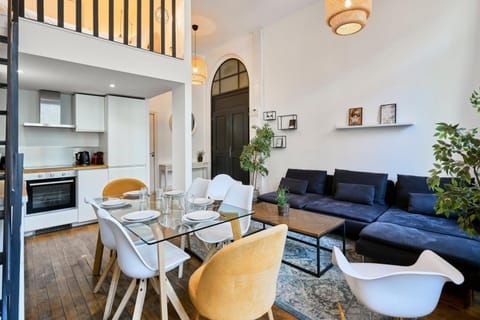 Bright 3-bedroom 2-bathroom flat. Apartment in Lille