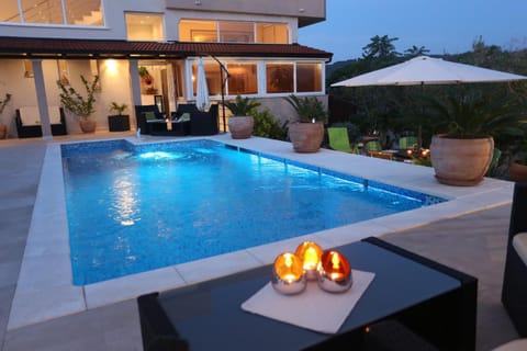 Holiday Home Villa Di Villa in Okrug Gornji