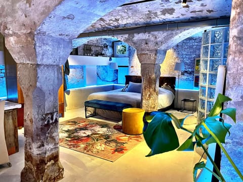 Bed, Bathroom, Bedroom