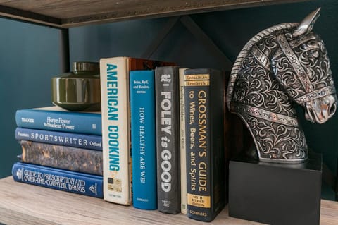 Mid Century Modern Downtown Condo 30+ Night Min House in East Nashville