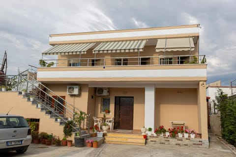 Property building, Balcony/Terrace