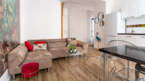 Living room, Seating area, kitchen