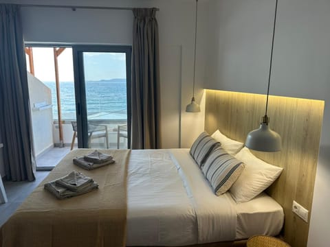 Bed, Bedroom, Sea view