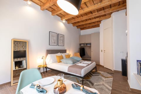 Photo of the whole room, Dining area, Bedroom