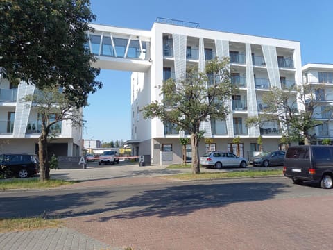 Property building, Street view, Parking
