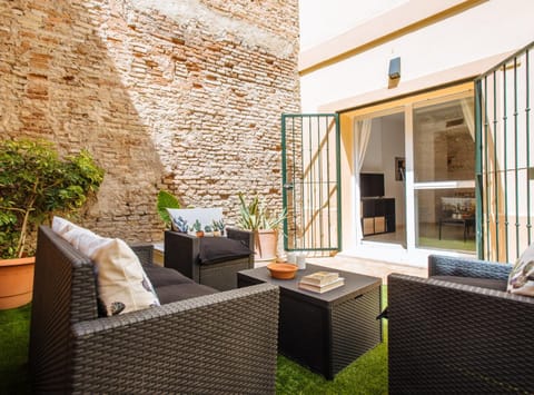 Patio, Garden, Balcony/Terrace