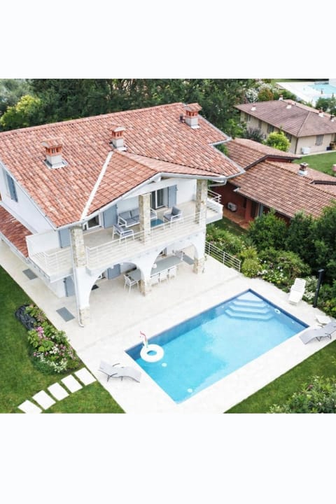 Villa Bocciolo del Garda, private pool and garden Villa in Manerba del Garda
