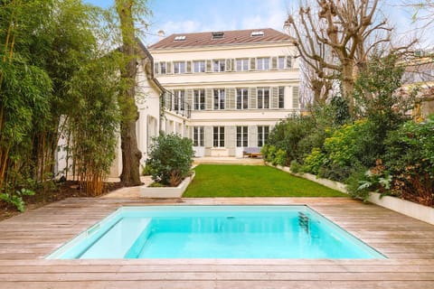 Facade/entrance, Garden, Garden, Swimming pool, Swimming pool