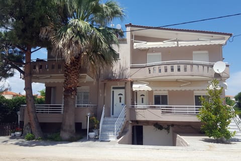 Property building, Facade/entrance