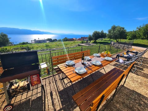 BBQ facilities, Garden, Balcony/Terrace, Garden view, Sea view, Sunrise, Sunset, sunbed