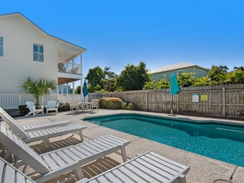 Patio, Swimming pool