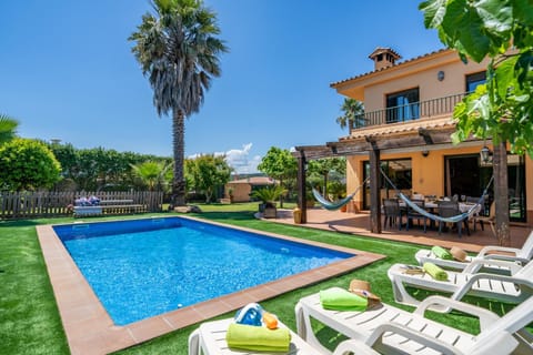 Property building, Garden view, Pool view