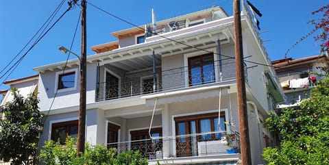 Property building, View (from property/room), Balcony/Terrace