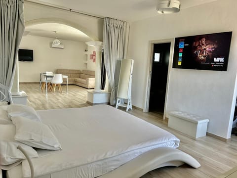 Bed, Living room, Photo of the whole room