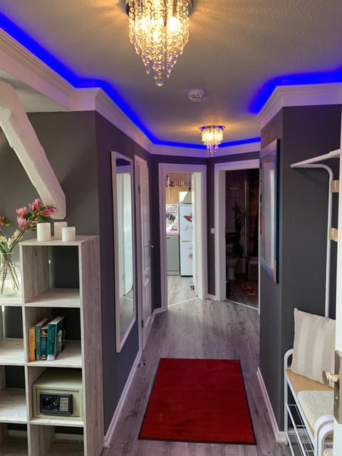Facade/entrance, Photo of the whole room, wardrobe