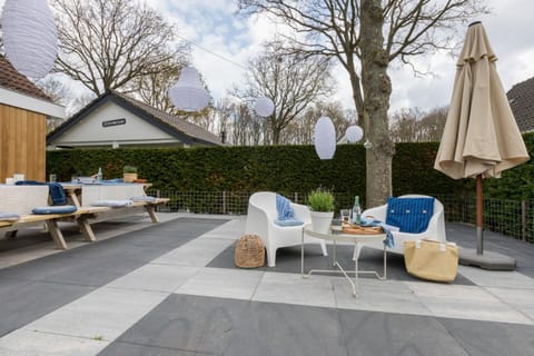 Welcome in - Vakantiewoning met zonnige tuin, dichtbij zee en strand I Noordendolfer 2-51 House in Zoutelande