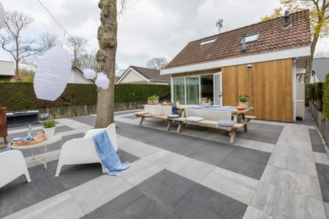 Welcome in - Vakantiewoning met zonnige tuin, dichtbij zee en strand I Noordendolfer 2-51 House in Zoutelande
