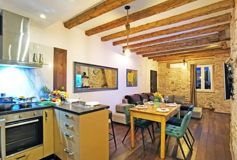 Kitchen or kitchenette, Living room, Dining area
