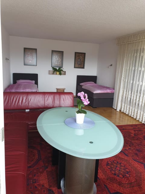 Photo of the whole room, Seating area