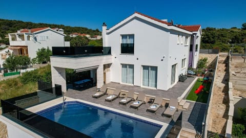 Property building, Pool view, Swimming pool