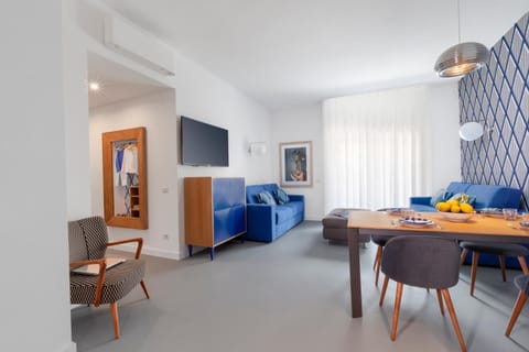 TV and multimedia, Balcony/Terrace, Living room, Photo of the whole room, Dining area